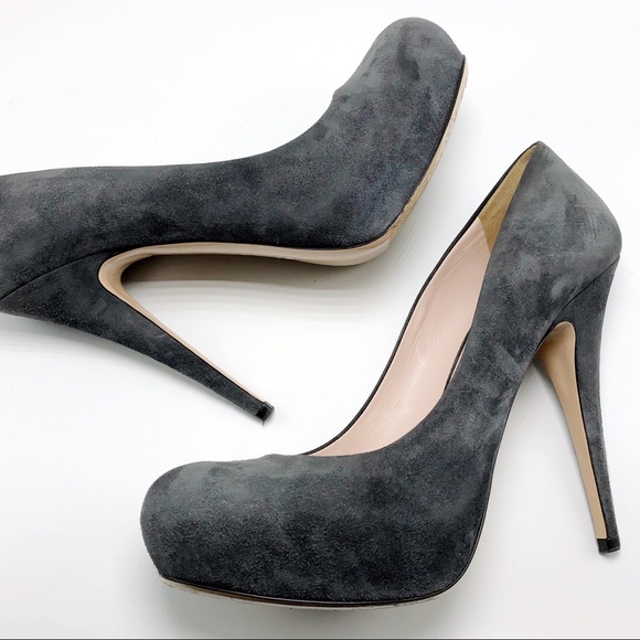 Miu Miu Suede Pump - Picture 2 of 8